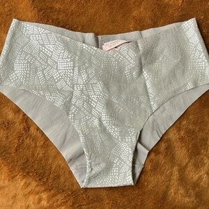 Victoria’s Secret silver and gray panty size M BNWT